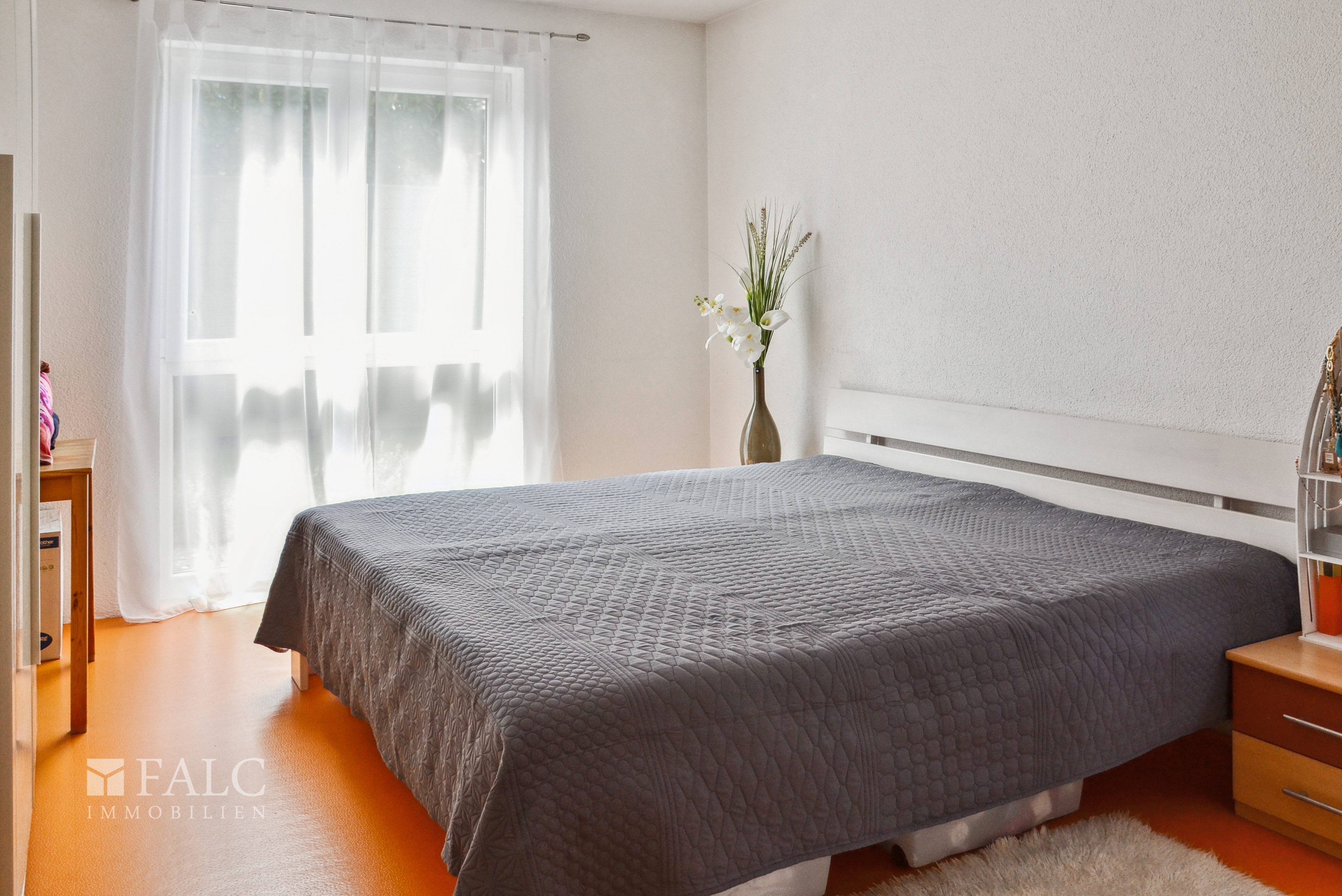 Geräumiges Elternschlafzimmer